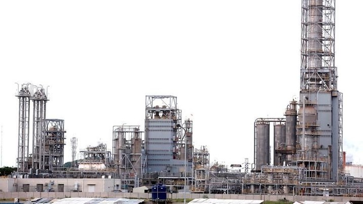 Bukan Cuma Tekstil & Baja, Industri Kimia RI juga Krisis