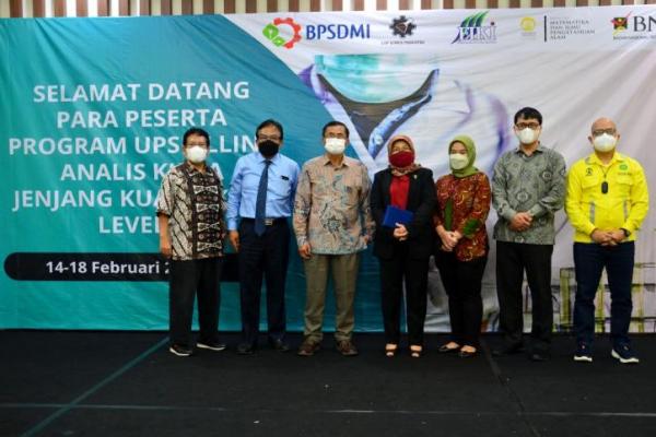 UI dan BPSDMI Gelar Pelatihan Upskilling Analis Kimia